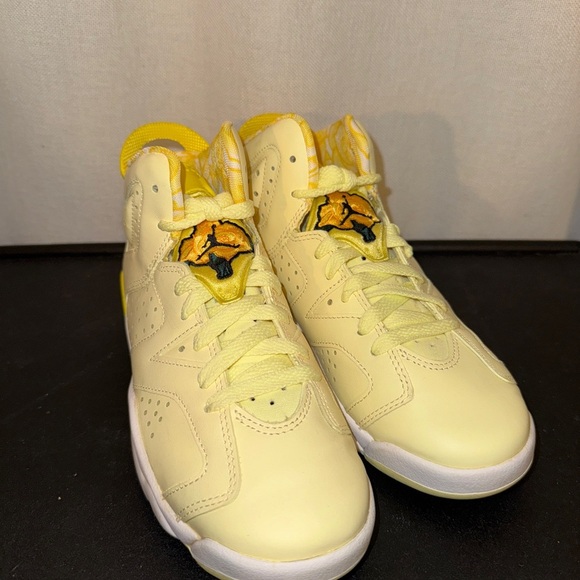 Jordan 6 Retro Dynamic Yellow Floral (GS) 4Y nwt - Picture 6 of 10